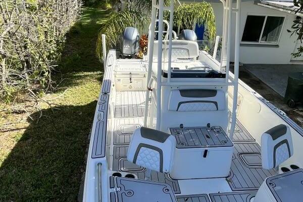23ft World Cat Yacht For Sale