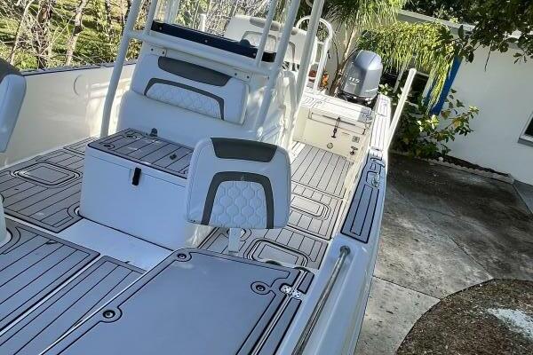 23ft World Cat Yacht For Sale