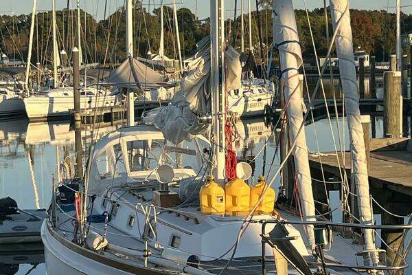 Photo of the 1993 Block Island 40 "Indigo"