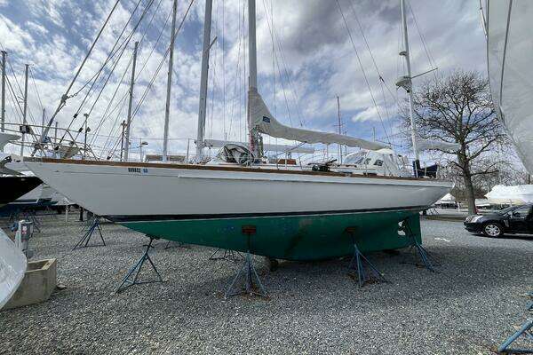 Photo of the 1993 Block Island 40 "Indigo"