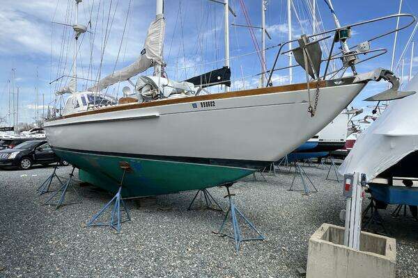 Photo of the 1993 Block Island 40 "Indigo"