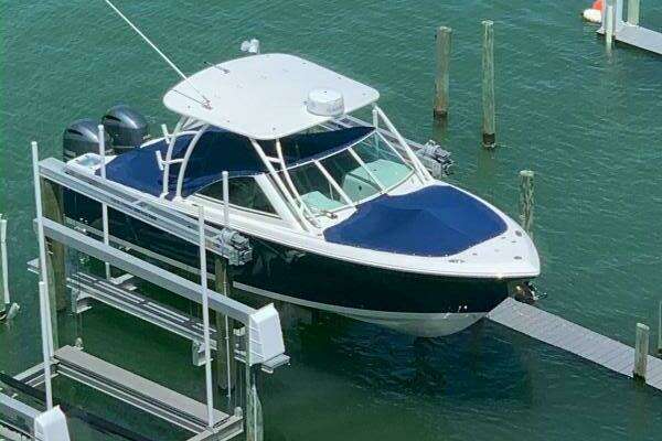 Photo of the 2018 Sailfish 275 Dual Console