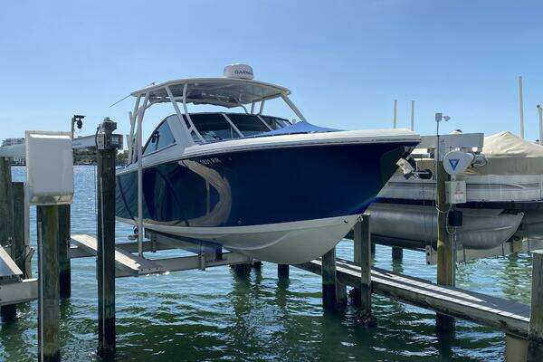 Photo of the 2018 Sailfish 275 Dual Console