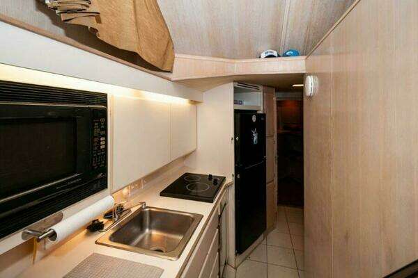 Photo of the 1991 Hatteras 45 Convertible "Reel Broke"