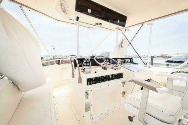 Photo of the 1991 Hatteras 45 Convertible "Reel Broke"