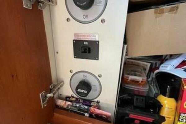 SUN DAZE II 43ft Silverton Yacht For Sale