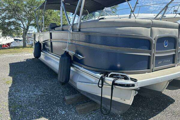 Photo of the 2023 Premier 250 INTRIGUE RL