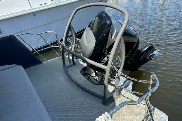 Photo of the 2023 Premier 250 INTRIGUE RL