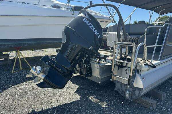 Photo of the 2023 Premier 250 INTRIGUE RL