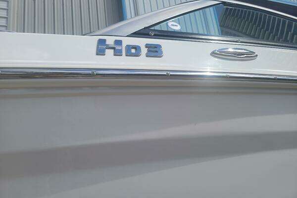 Photo of the 2022 Four Winns HD3