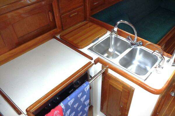 Photo of the 1987 Pacific Seacraft 34 "MORNING LIGHT"