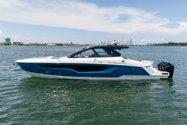 50-ft-Cruisers Yachts-2025-50 GLS Outboard-Miami Florida United States yacht for sale