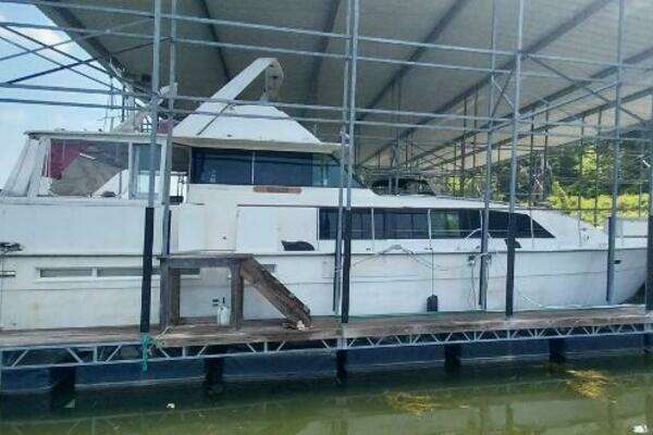 Photo of the 1976 Bertram Flybridge MY "Grace"
