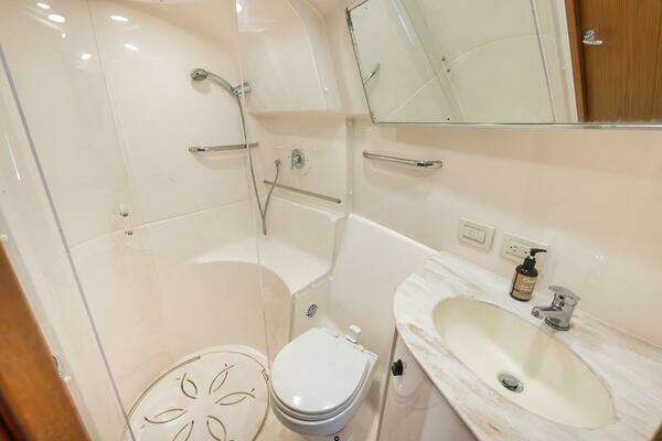 2015 Tiara Yachts 39