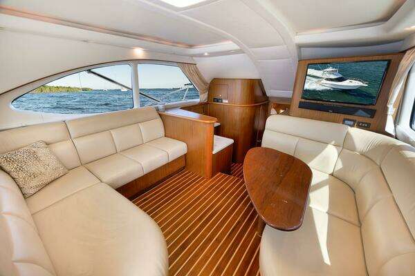 2015 Tiara Yachts 39