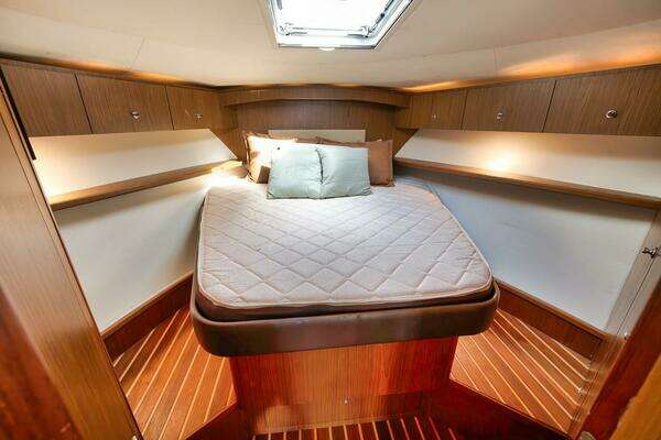 2015 Tiara Yachts 39