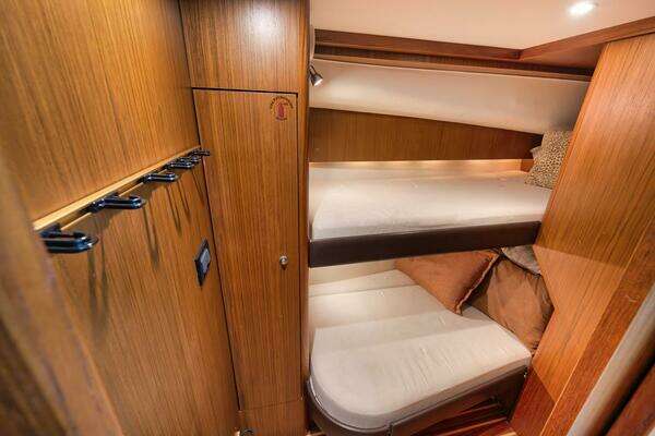 2015 Tiara Yachts 39