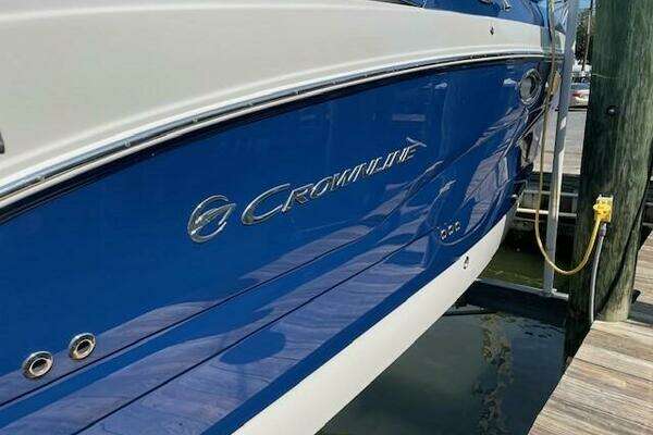 2023 Crownline 28