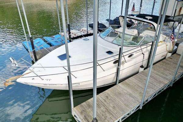 Photo of the 2004 Rinker 342 Fiesta Vee