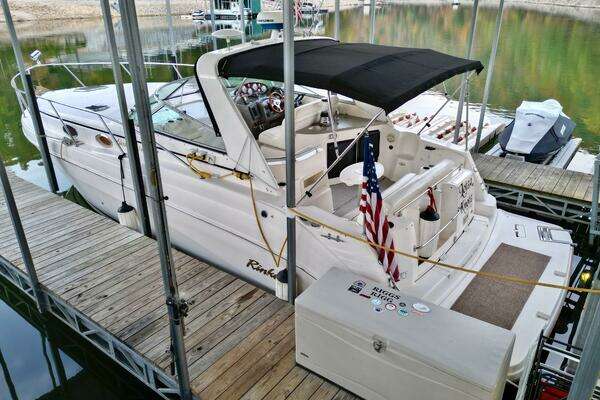 Photo of the 2004 Rinker 342 Fiesta Vee