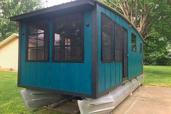 Photo of the 2023 Custom 25 Hadlee Houseboat