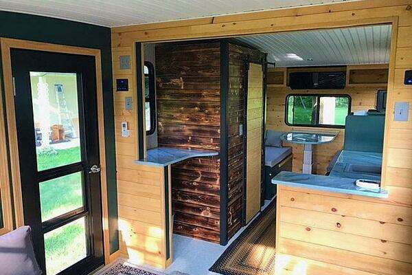 Photo of the 2023 Custom 25 Hadlee Houseboat