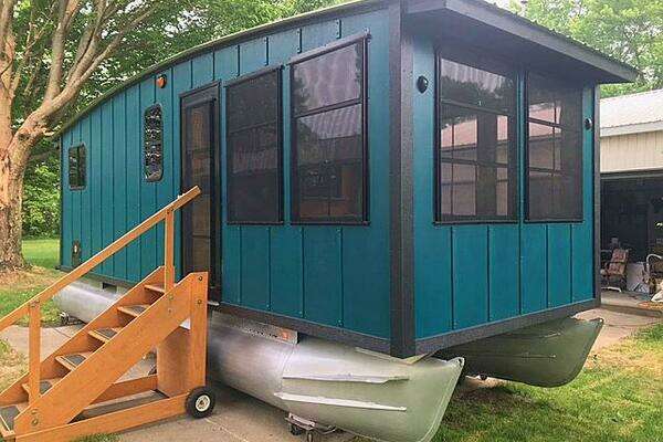 Photo of the 2023 Custom 25 Hadlee Houseboat