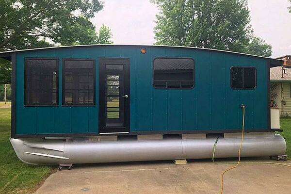 Photo of the 2023 Custom 25 Hadlee Houseboat