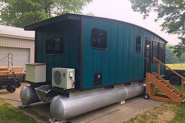 Photo of the 2023 Custom 25 Hadlee Houseboat