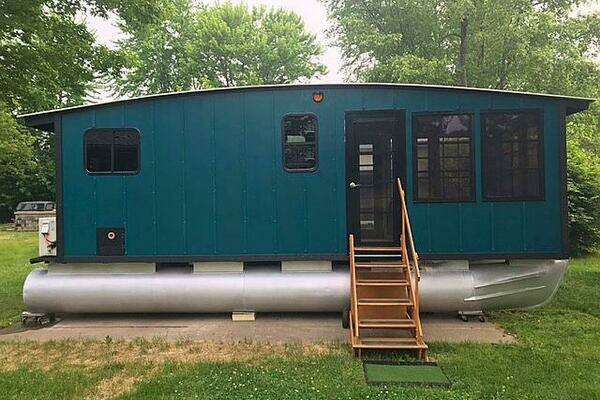 Photo of the 2023 Custom 25 Hadlee Houseboat