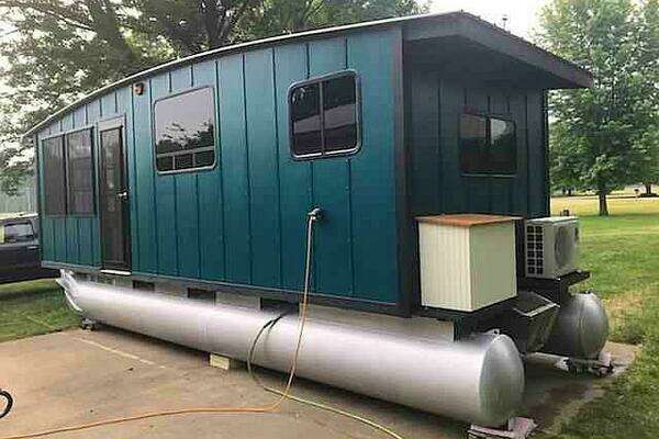 Photo of the 2023 Custom 25 Hadlee Houseboat