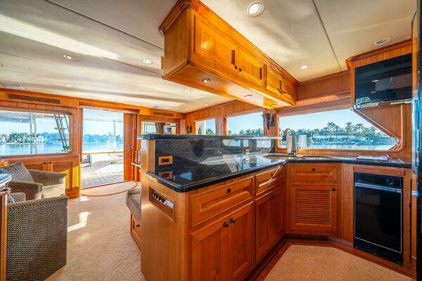 2006 Offshore Yachts 72