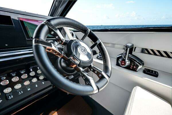 2023 Cruisers Yachts 42