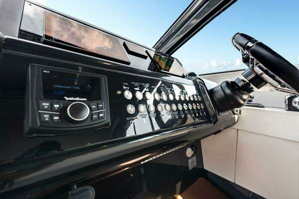 2023 Cruisers Yachts 42