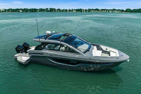 2023 Cruisers Yachts 42