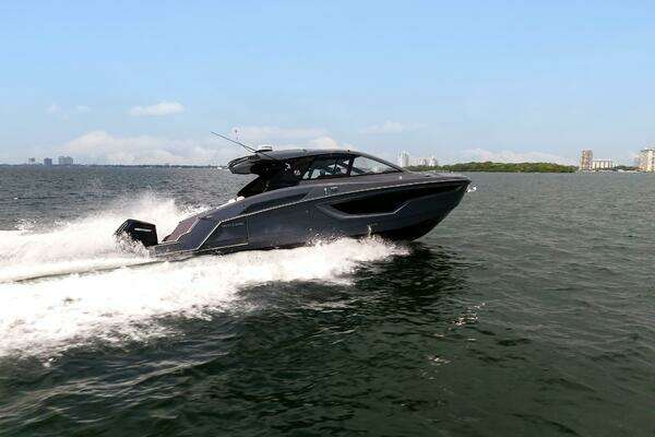 2023 Cruisers Yachts 42