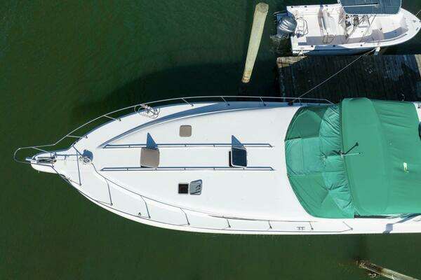 Photo of the 1990 Sea Ray 420 Sundancer "Calhoun's Saloon"