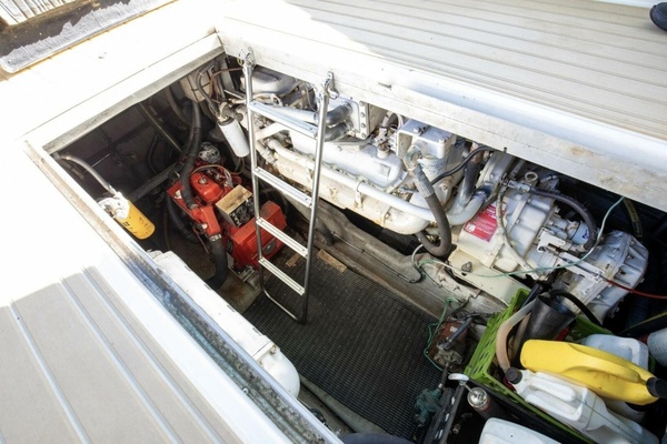 Calhoun s Saloon 42ft Sea Ray Yacht For Sale