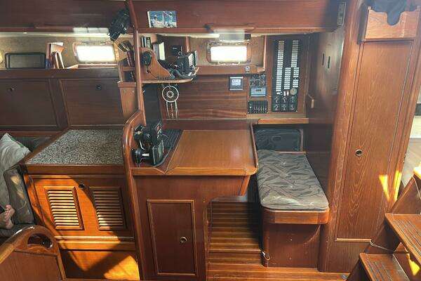 Photo of the 1984 Contest Conyplex - Contest