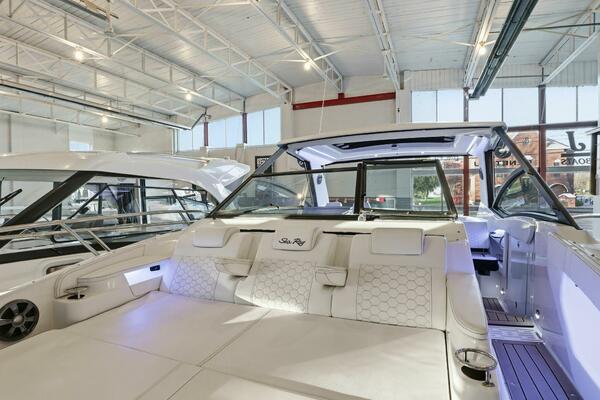 32ft Sea Ray Yacht For Sale