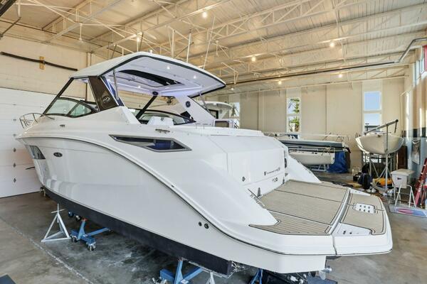 32ft Sea Ray Yacht For Sale