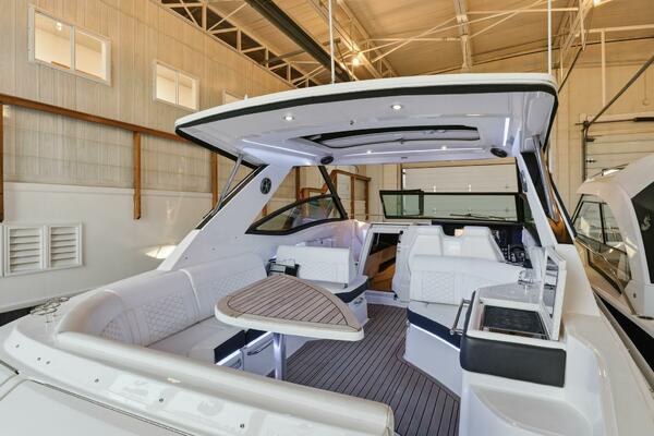 32ft Sea Ray Yacht For Sale