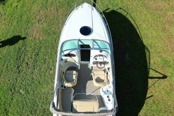 Photo of the 2015 Crownline 236 SC