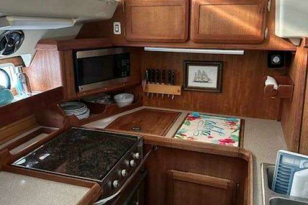 Photo of the 1991 Hunter Passage 42 "THREE DAYS"