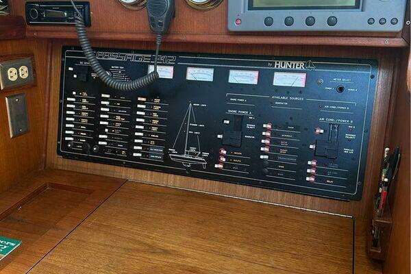 Photo of the 1991 Hunter Passage 42 "THREE DAYS"