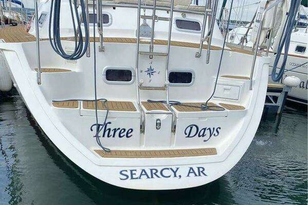 Photo of the 1991 Hunter Passage 42 "THREE DAYS"