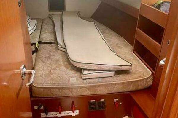 Photo of the 2007 Beneteau 423