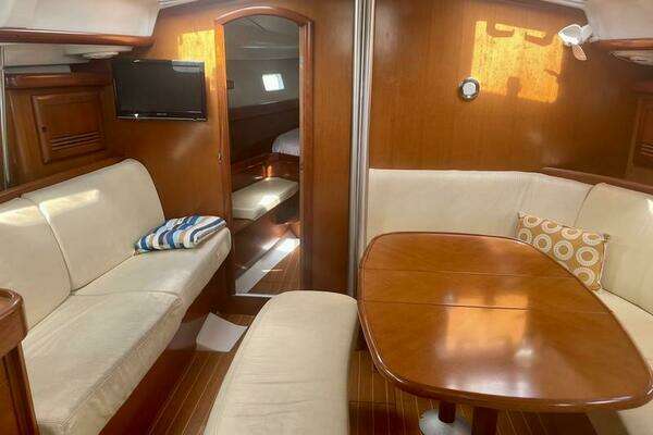 Photo of the 2007 Beneteau 423