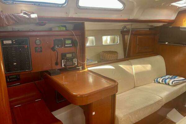 Photo of the 2007 Beneteau 423