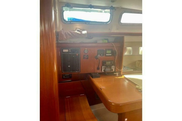 43ft Beneteau Yacht For Sale